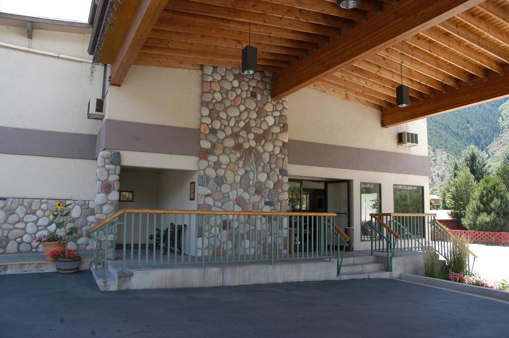 Caravan Inn Glenwood Springs Exterior photo